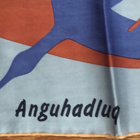 VTG Luke Anguhadluq, Inuit artist, 1895-1982 Flying Geez  Silk Scarf Hand rolled - Picture 3 of 7